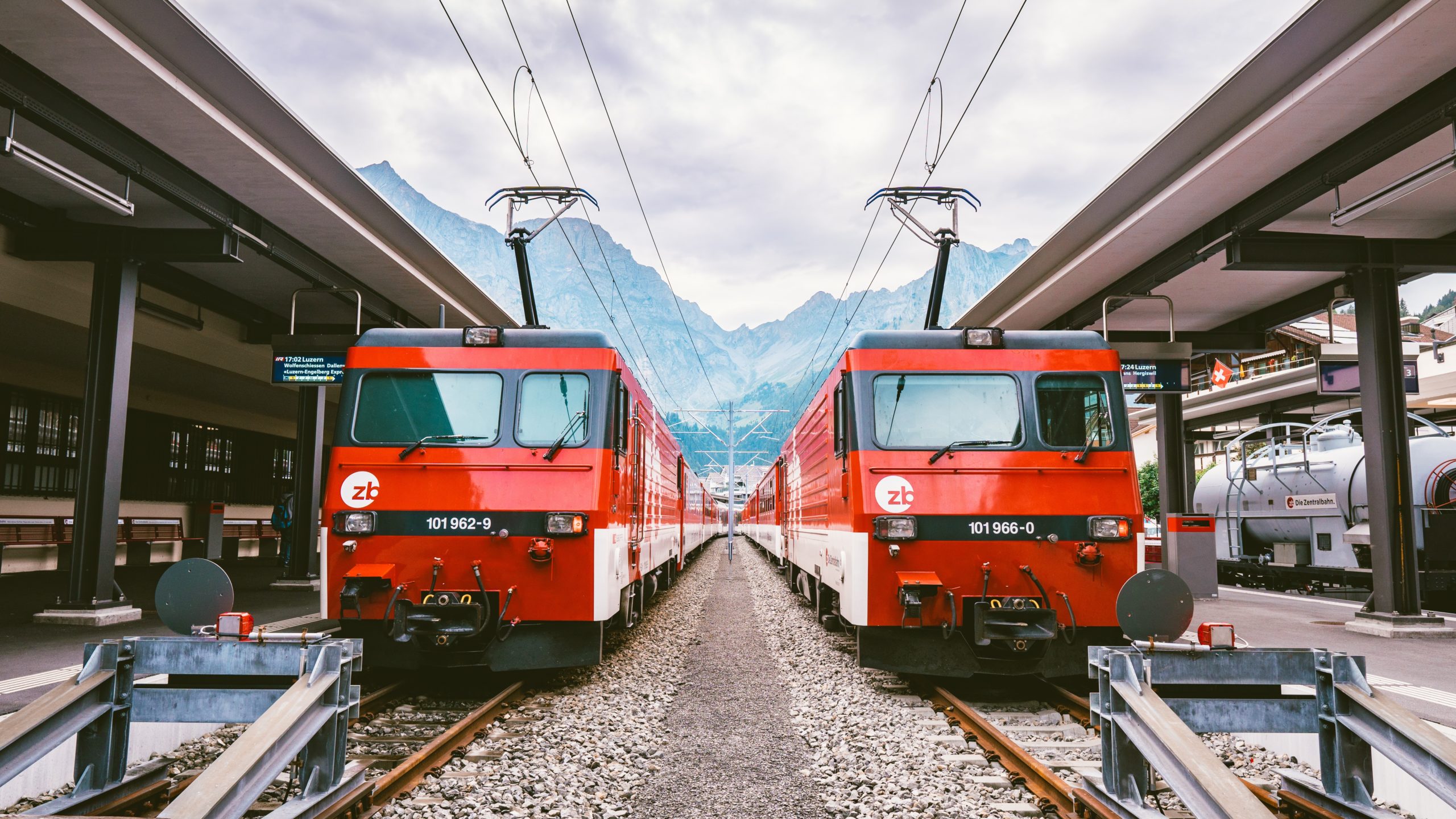 https://www.drainbot.at/wp-content/uploads/2020/04/photo-of-two-red-trains-2031758-scaled.jpg